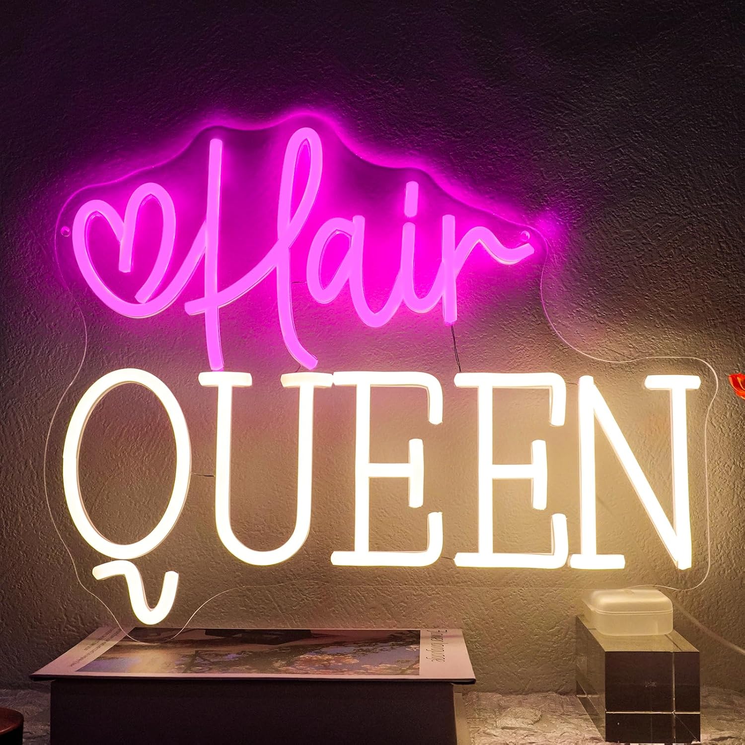 Beauty Queen Makeup Studio - Insegna al Neon 'Hair Queen' Alimentata