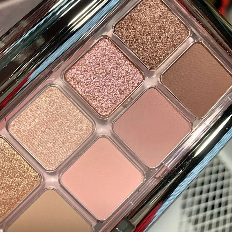 Piatto per ombretto a 12 color - Beauty Huda Makeup recensione e prezzo