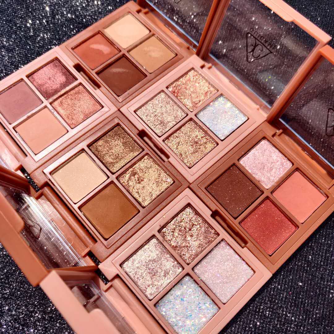 ombretto Tavolozza di ombretti - Beauty Huda Makeup recensione e prezzo