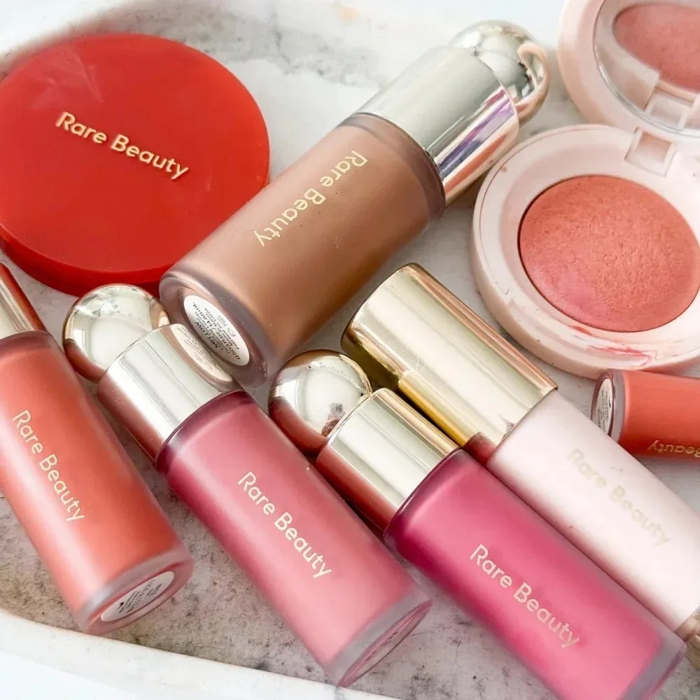 Rare Beauty Lip Gloss Liquid B - Beauty Makeup Looks recensione e prezzo
