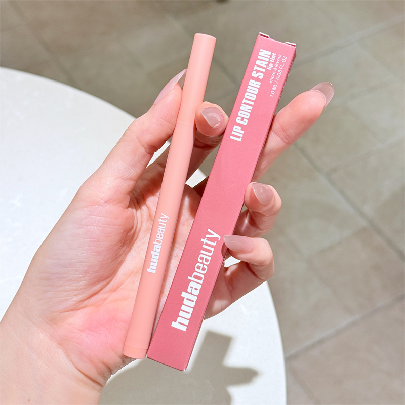 Rossetto Ibrido Brand Beauty F - Beauty Huda Makeup recensione e prezzo